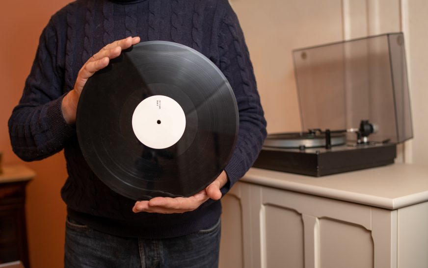 Analog Resurgence: The Tech-Infused Renaissance of Vinyl Records